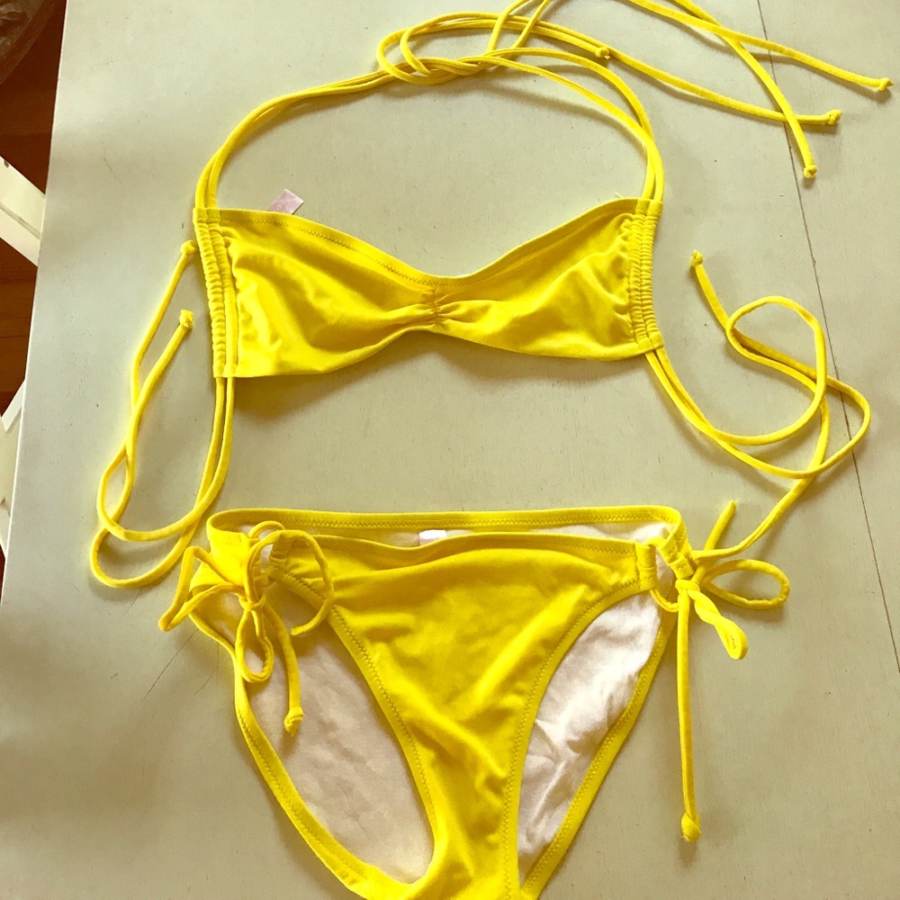 Yellow Victoria's Secret Bikini 💛👙🏝