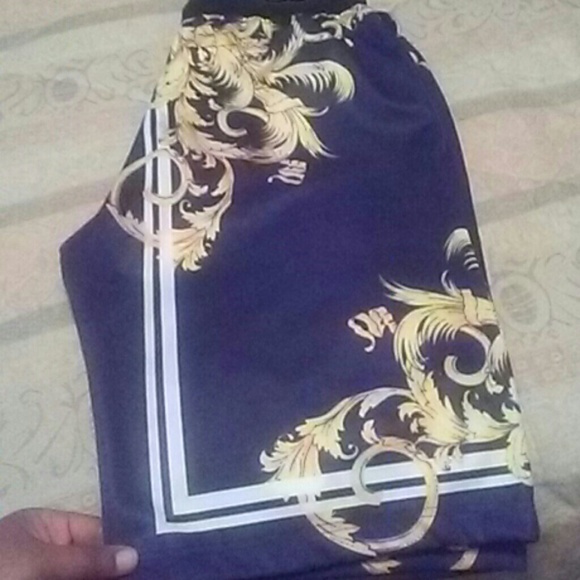 Hudson brand new shorts - Picture 3 of 4