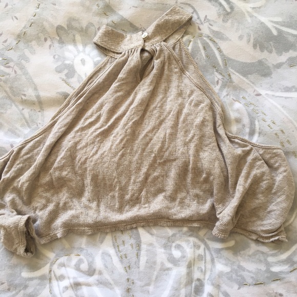 LF Crop Top - Picture 2 of 3