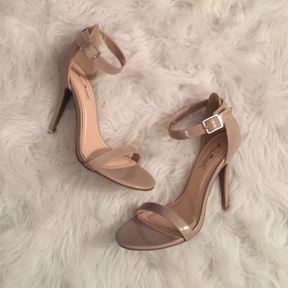 Nude Heels - Picture 3 of 4