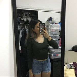 Long sleeve crop top