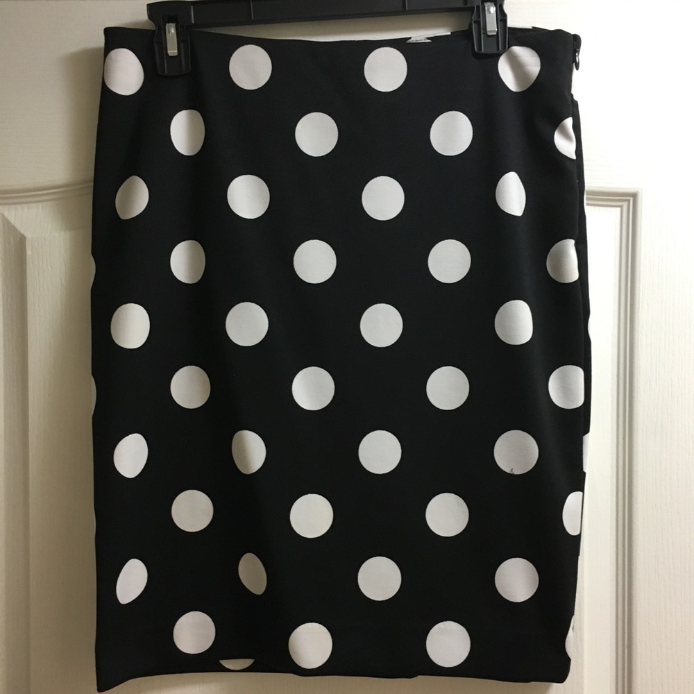 Limited polka dot skirt