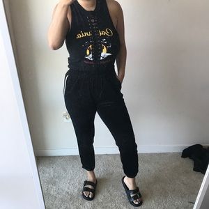 Forever21 OnePiece tie Front Band Tee