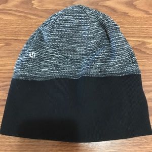 Lululemon reversible Run With Me beanie