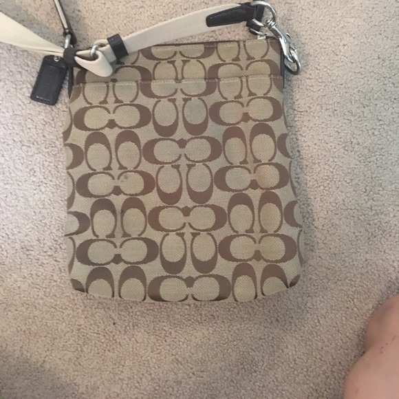 COACH Crossbody - Picture 2 of 4