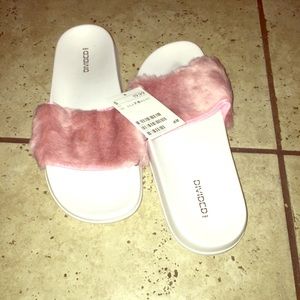 H&M furry slides