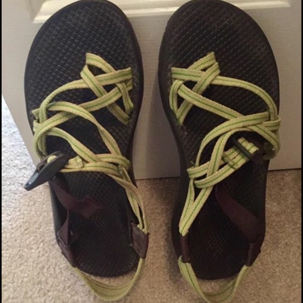 Green chacos