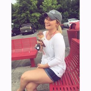 Meet your Posher, Jessica