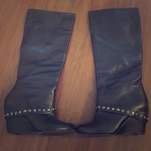 BCBG Walla boot size 6