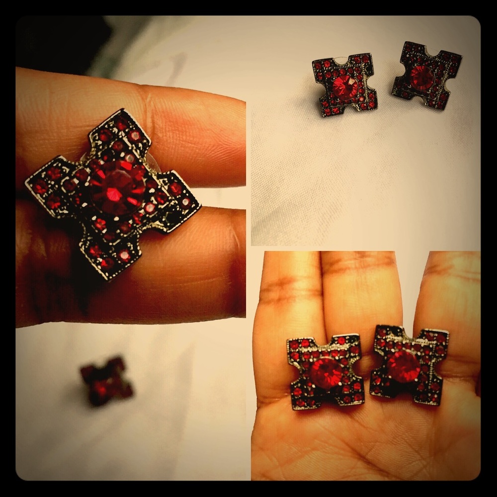 Ruby red stud earrings 💐