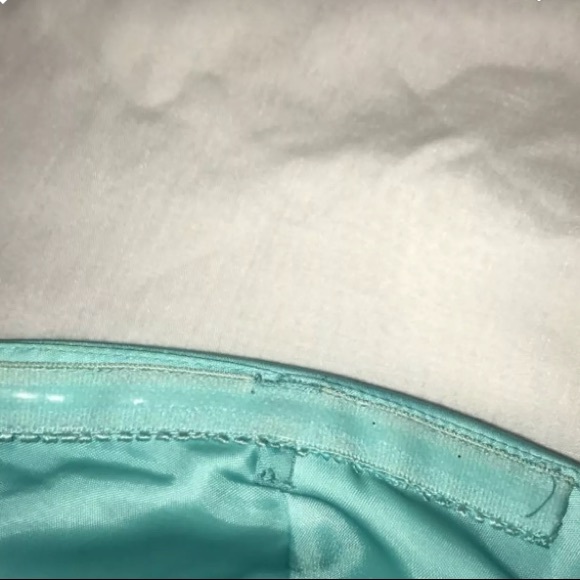 A blue formal dress - Picture 4 of 4