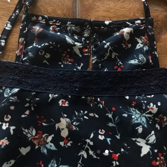 Layered ruffled blouse - Picture 4 of 4