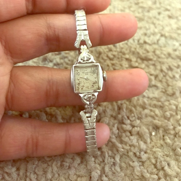 BULOVA 23 WOMENS WATCH - Picture 1 of 5