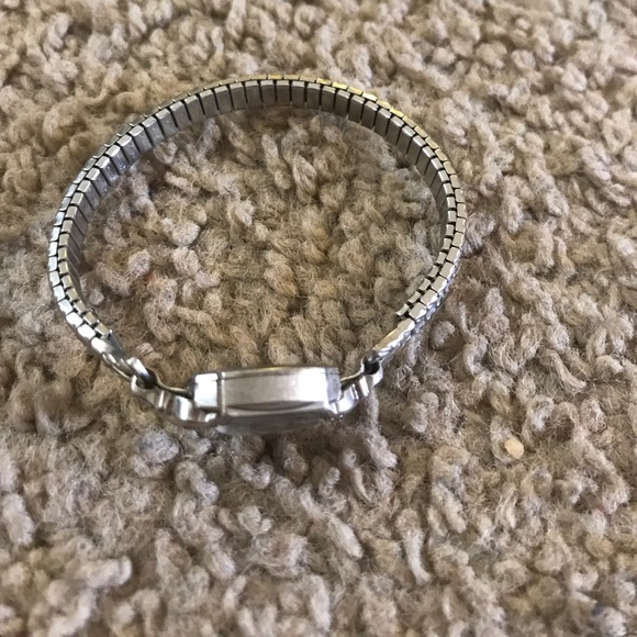 BULOVA 23 WOMENS WATCH - Picture 5 of 5