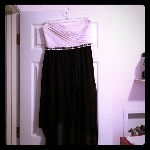 Semi formal dress - Picture 1 of 1