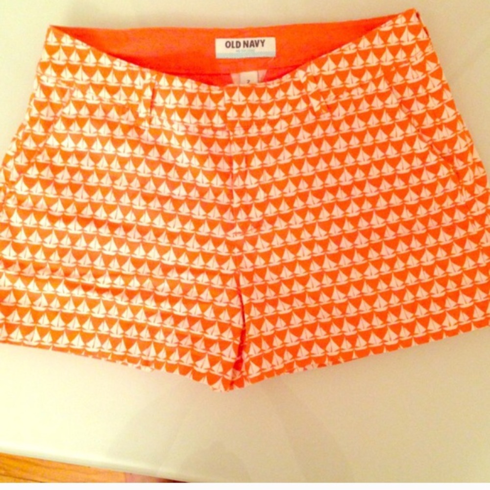 Boat print shorts