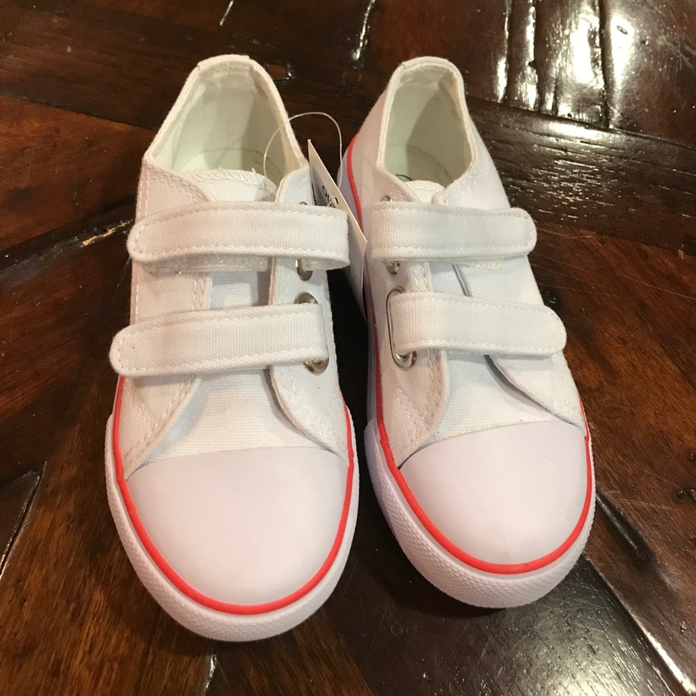 Toddler size 9t shoes