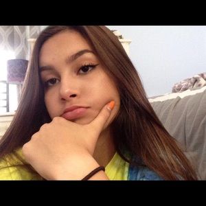 Meet your Posher, Alexis