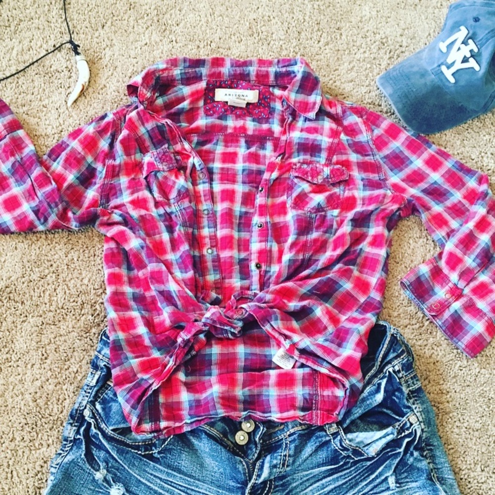 Button up - Picture 2 of 3