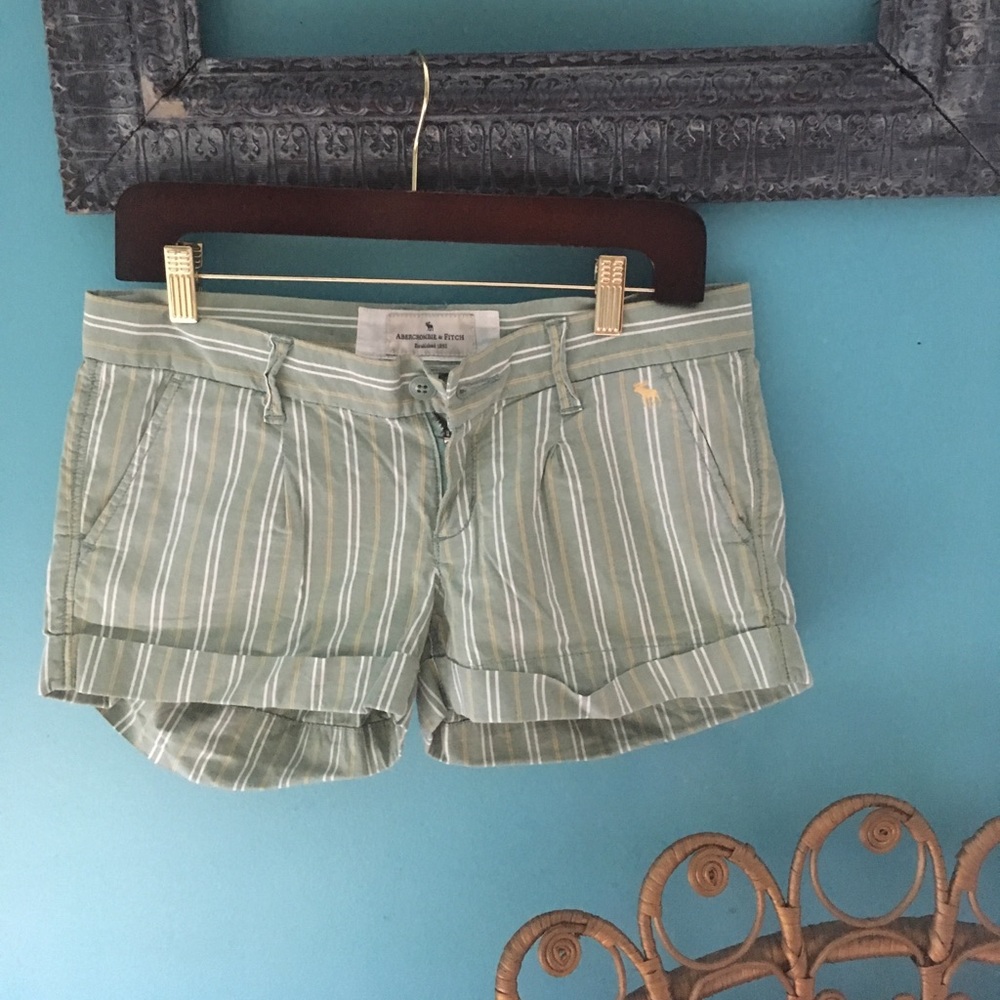Women's Abercrombie and Fitch size 4 shorts