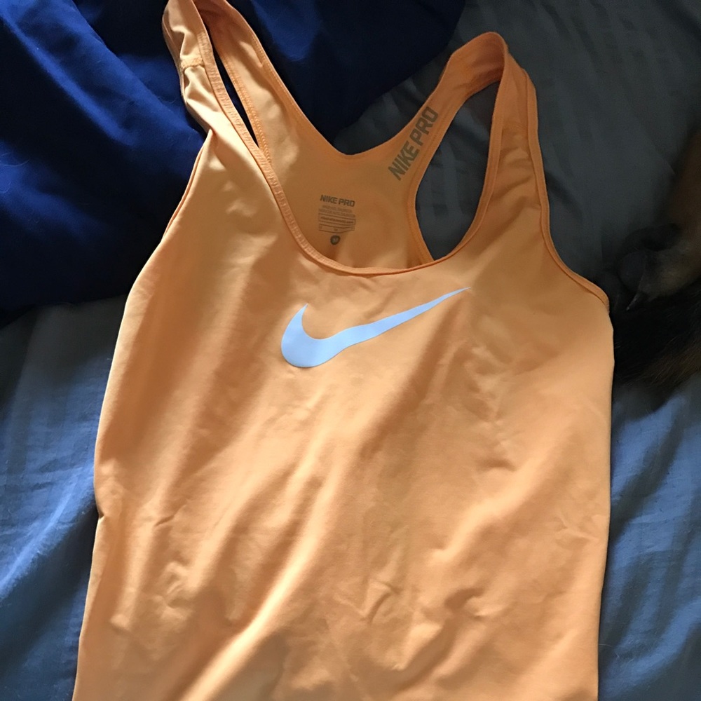 Nike drifit tank