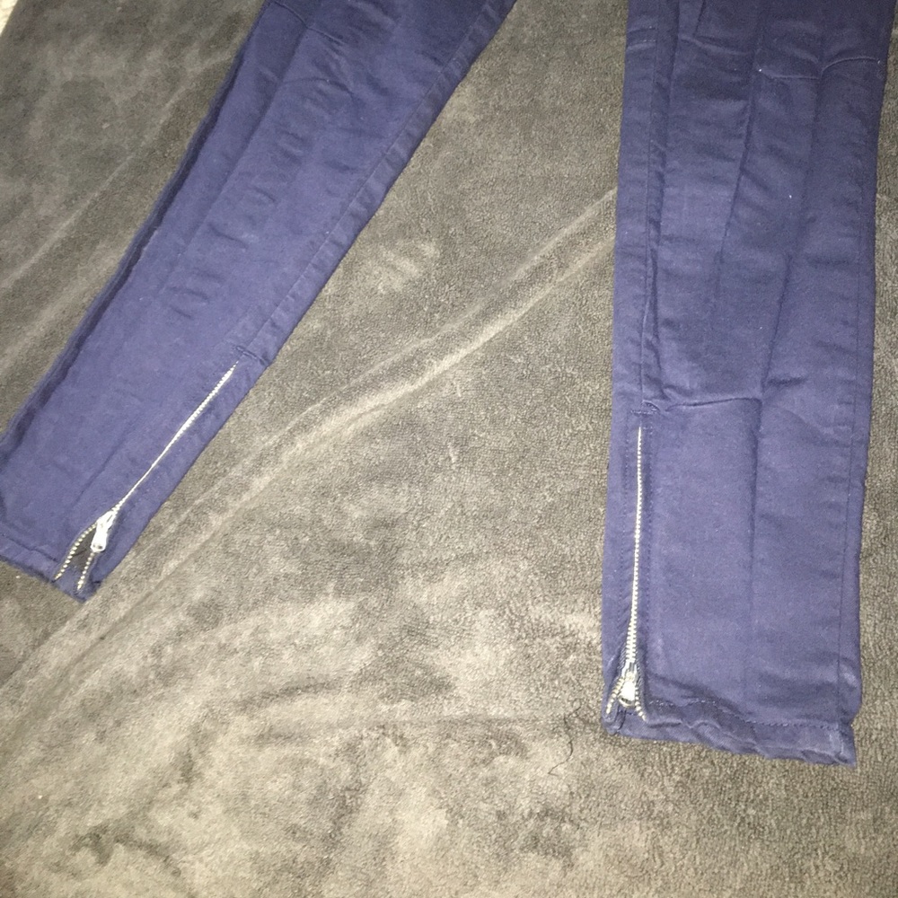 Jeans - Picture 2 of 3
