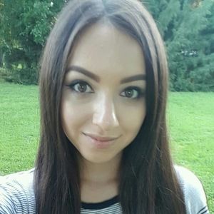 Meet your Posher, Eva