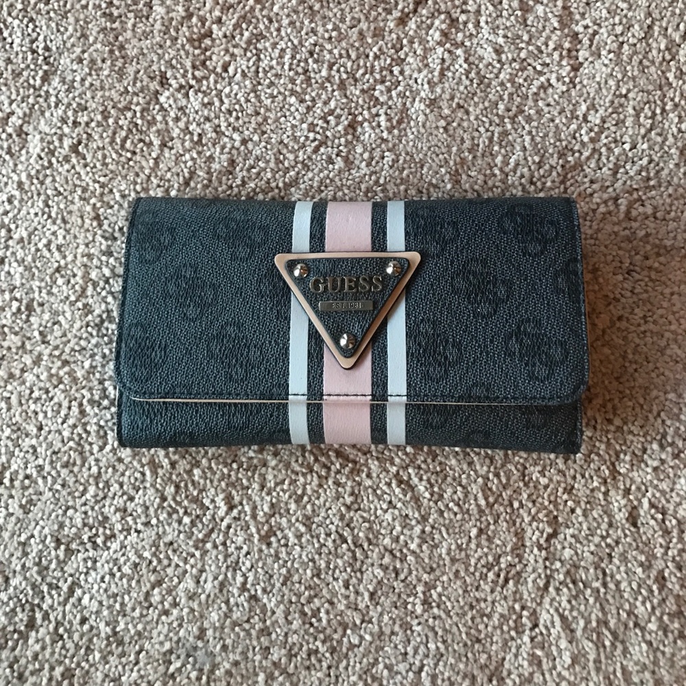 GUESS Wallet