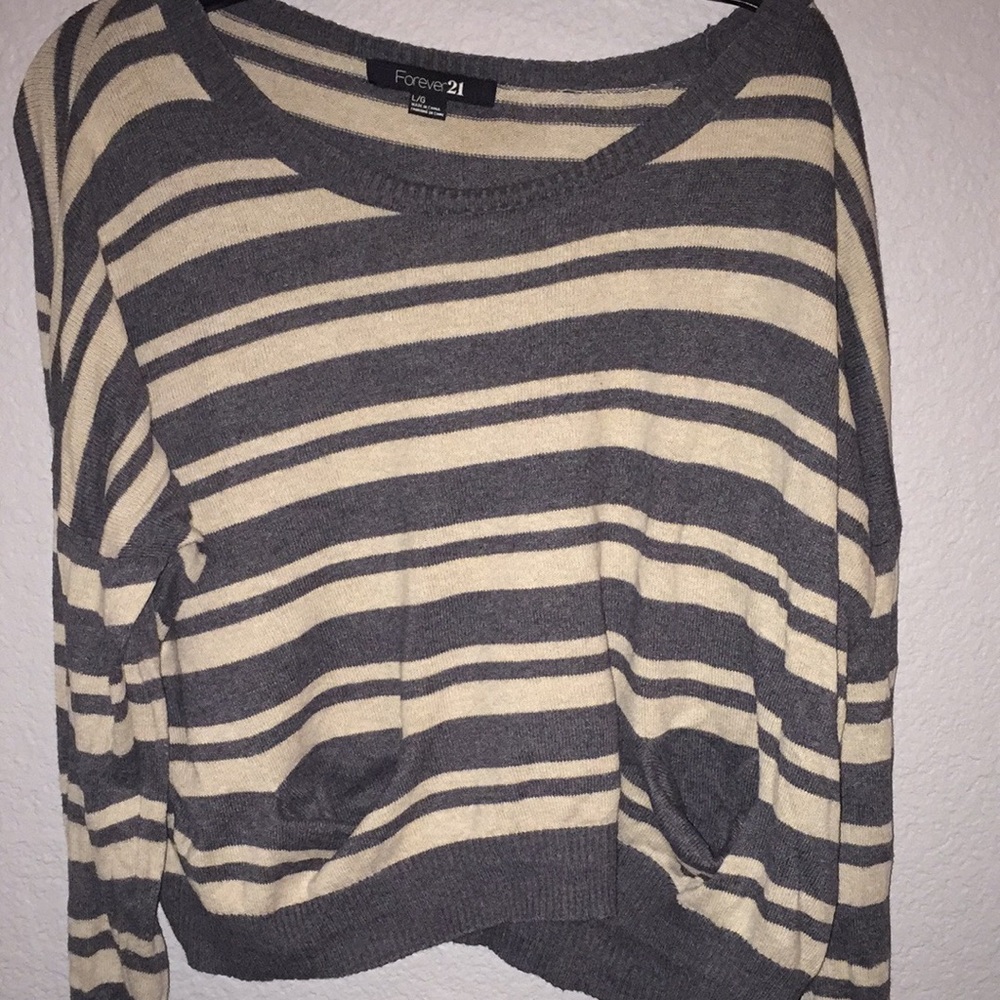Forever 21 Sweater top