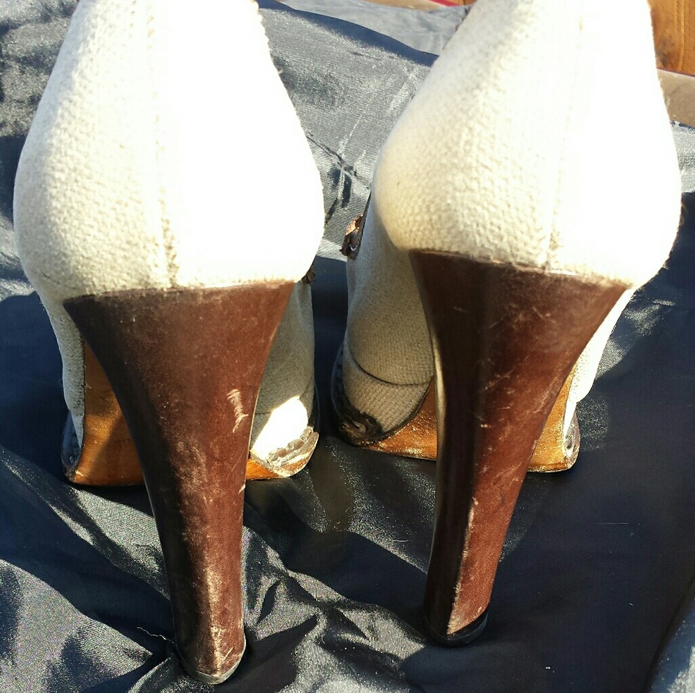 SOLD Yves Saint Laurent Heels - Picture 2 of 4