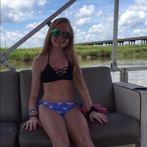 Meet your Posher, Ava