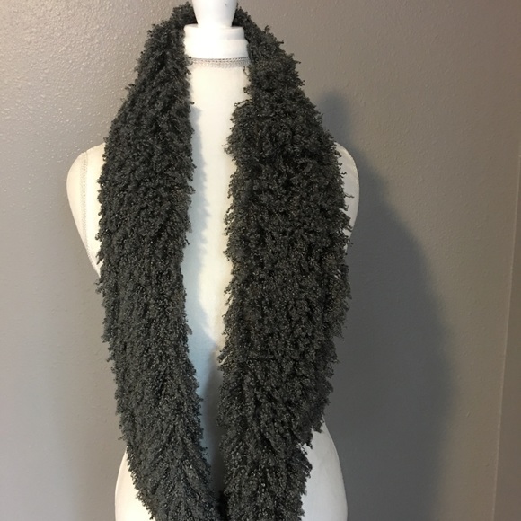 Gray Soft, warm & comfortable scarf - Picture 1 of 5