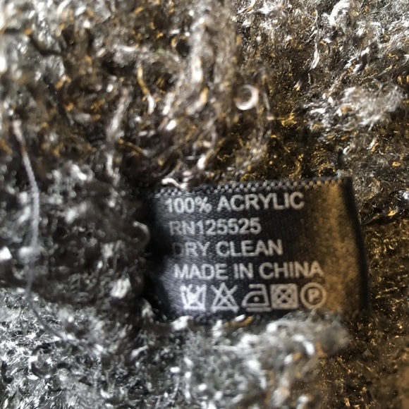 Gray Soft, warm & comfortable scarf - Picture 4 of 5