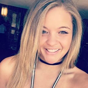 Meet your Posher, Alyssa