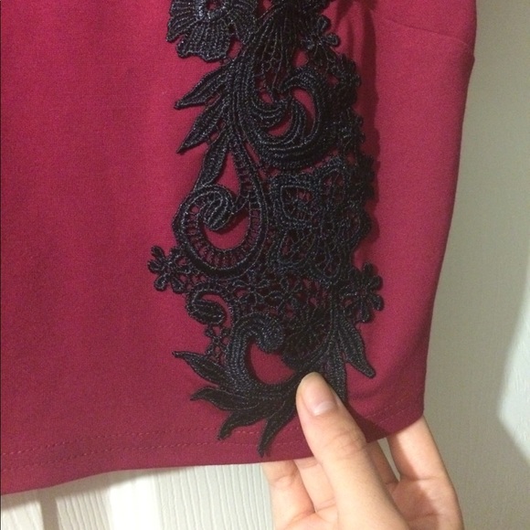 Bebe Maroon Crop Top - Picture 3 of 4