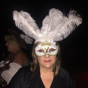 Meet your Posher, Lora