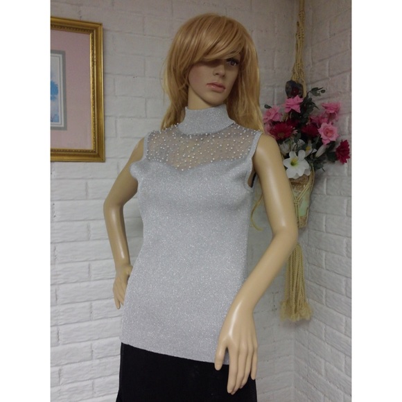 Sweaters - Silver Metallic Beaded Sleeveless Sweater (M)