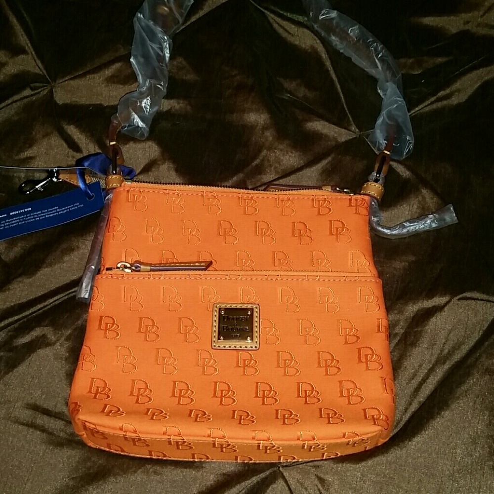 Brand  new /tags  crossbow bag