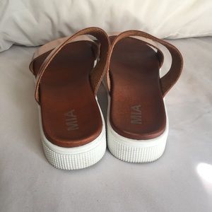 mia saige platform sandal