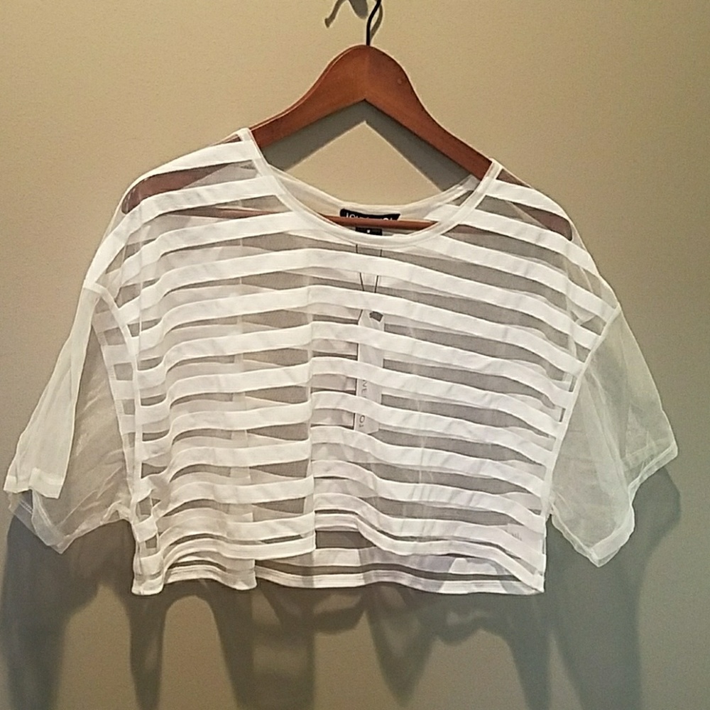 NWT💕 Cute white mesh crop top