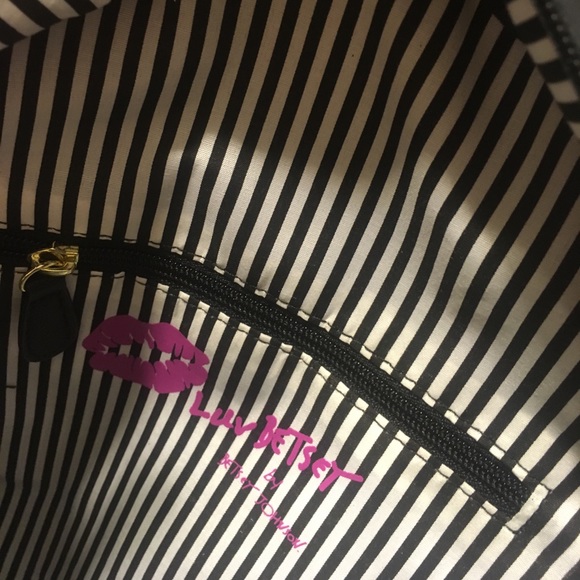 Betsey Johnson sumo bag - Picture 3 of 6