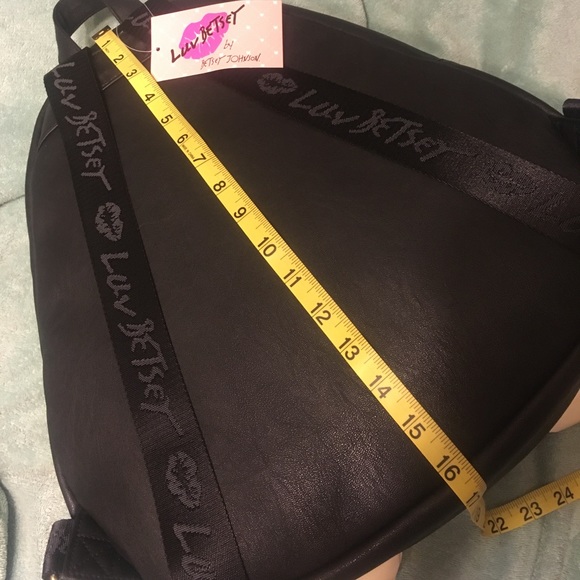 Betsey Johnson sumo bag - Picture 6 of 6