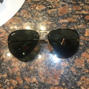 Ray ban aviator sunglasses