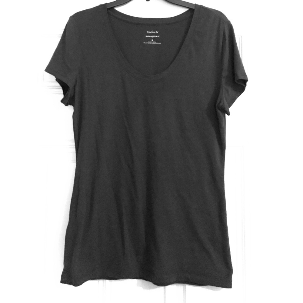 Dark gray tshirt
