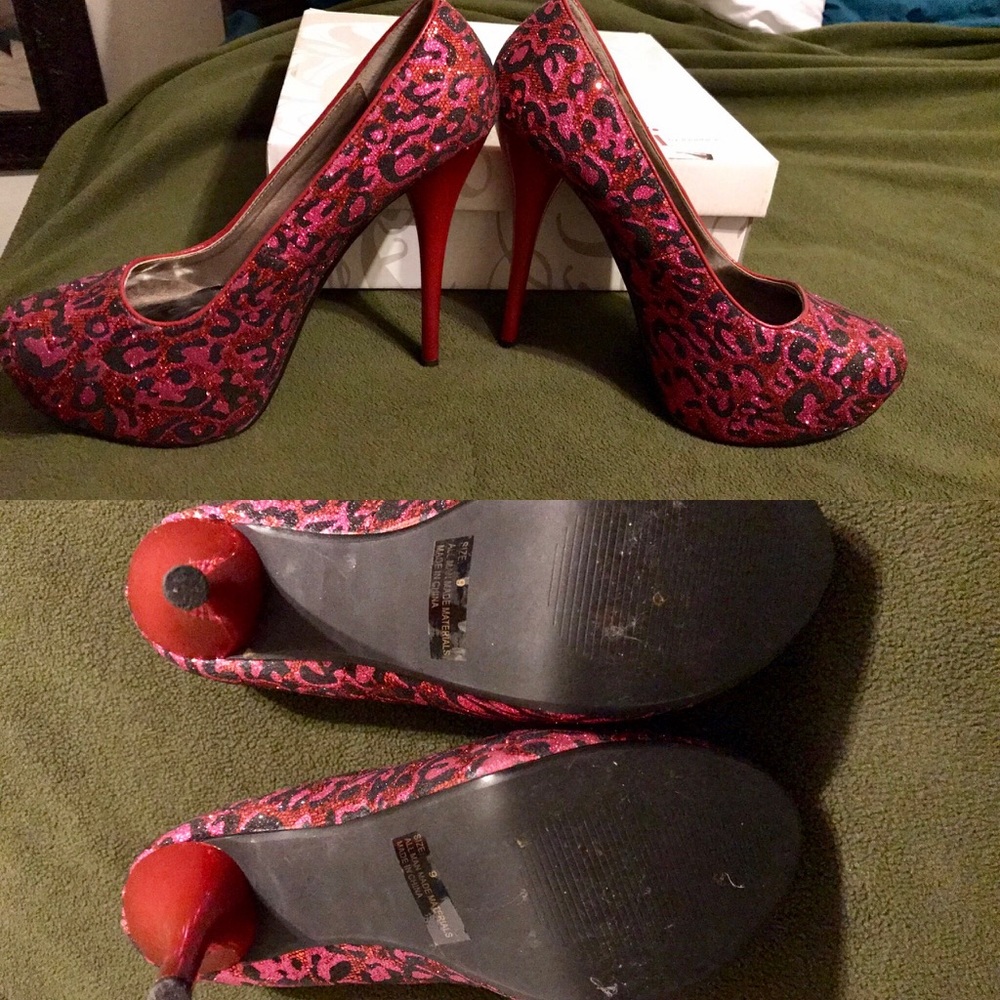 SHI leopard print heels