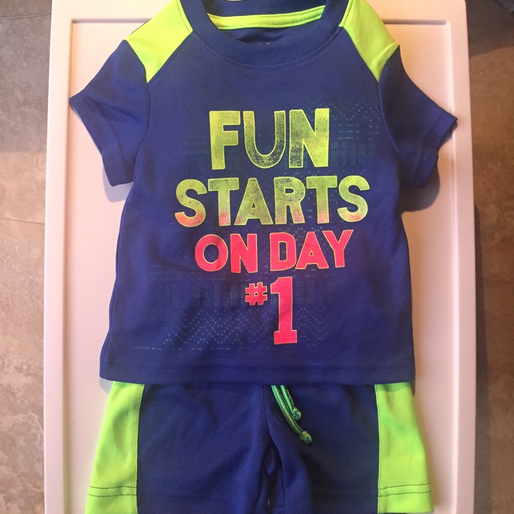 NWT Mesh outfit 12-18m
