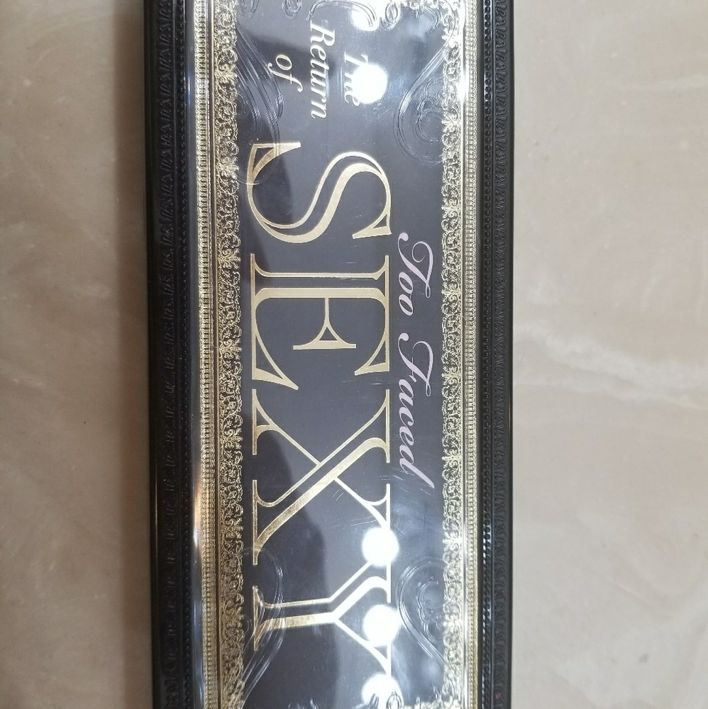 Too Faced- The Ruturn of Sexy palette