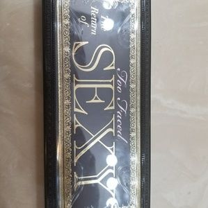Too Faced- The Ruturn of Sexy palette