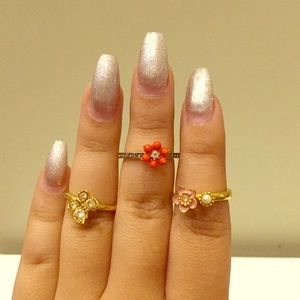 Set of juicy couture stacking rings!