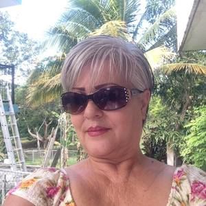 Meet your Posher, Alicia